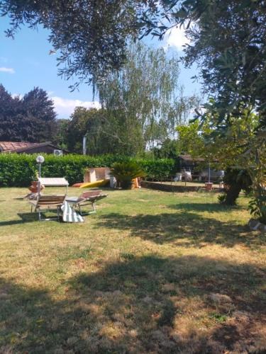 Independent Villa With Private Beach On The Lake Bracciano  Eksteriør billede